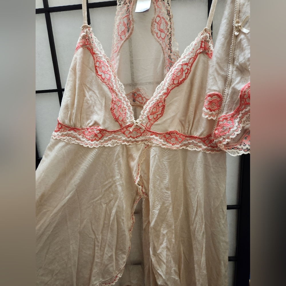 VS Intimates 2pcs - Picture 2 of 4